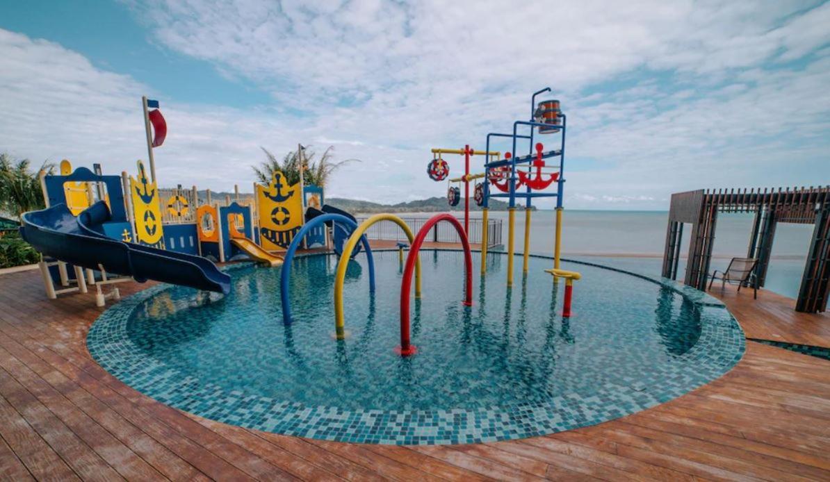 Cozy Seaview Studio at Imperium residence Tanjung Lumpur Kuantan Bagian luar foto
